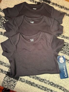 🐾2/$8- Gerber Black Short-Sleeve Baby Bodysuits - Pack of 3
